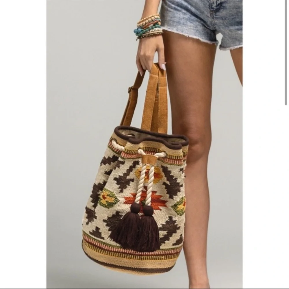 Gorgeous BRAND NEW Tapestry Backpack 🎒 with amazing detail